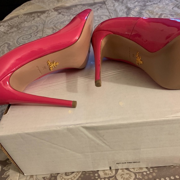 Prada Patent Leather Heels - Picture 2 of 4
